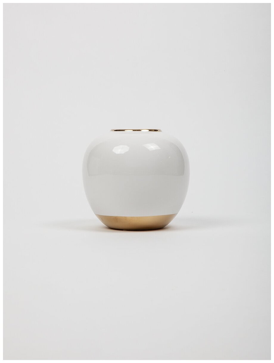 "Ваза ISMAT VM-5S1" - керамическая настольная ваза белого цвета высотой 19 и диаметром 17