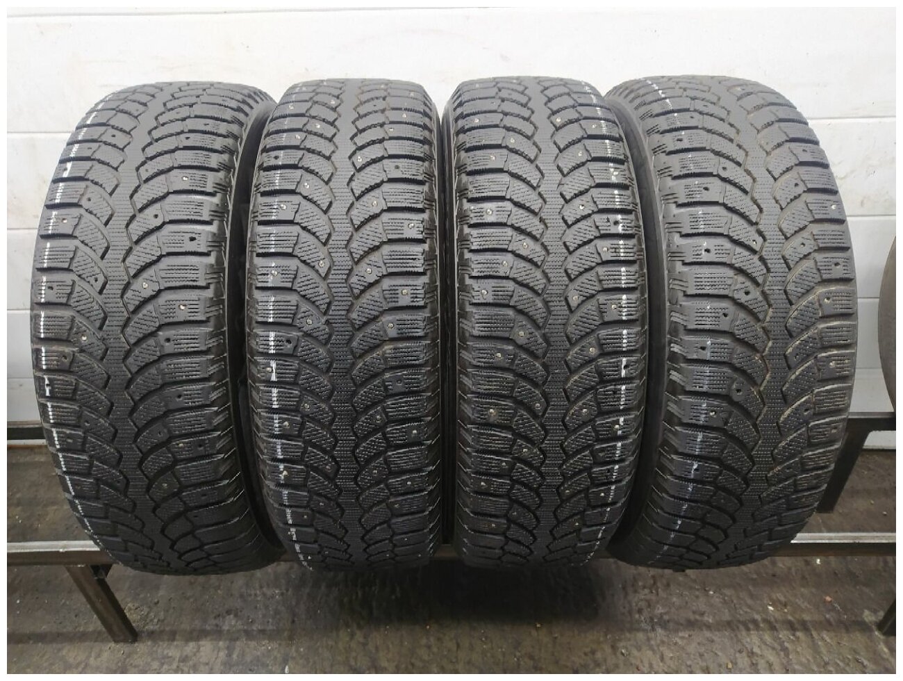 Bridgestone Blizzak Spike 01 225 65 17 БУ Шины 225 65 Зимние