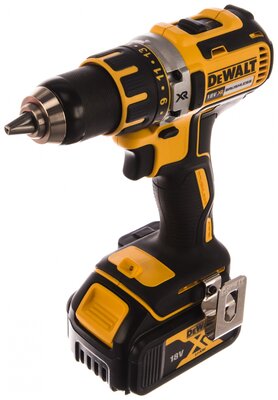 Аккумуляторная дрель-шуруповерт DeWALT DCD790M2