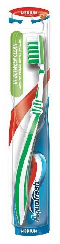 Зубная щетка Aquafresh In-between Clean, средняя (15841)