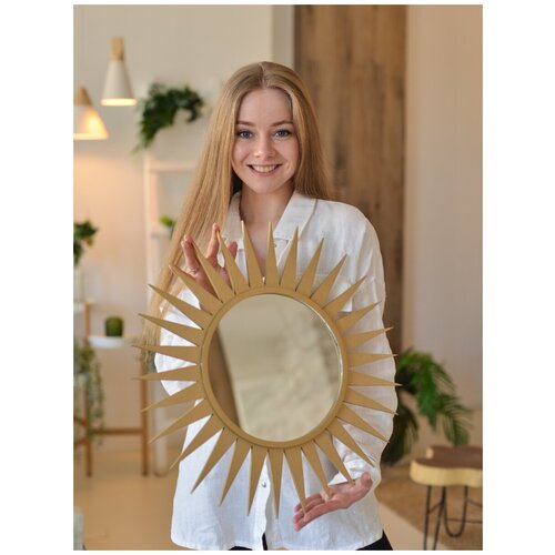 Зеркало настенное круглое интерьерное Солнце в деревянной раме дизайнерское декор для дома и дачи. в бохо-стиле.