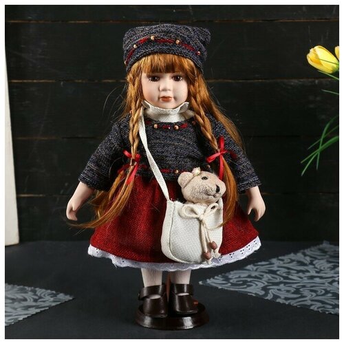 фото Кукла коллекционная керамика "настенька в свитере и вязаной шапке с сумочкой" 30 см yandex market