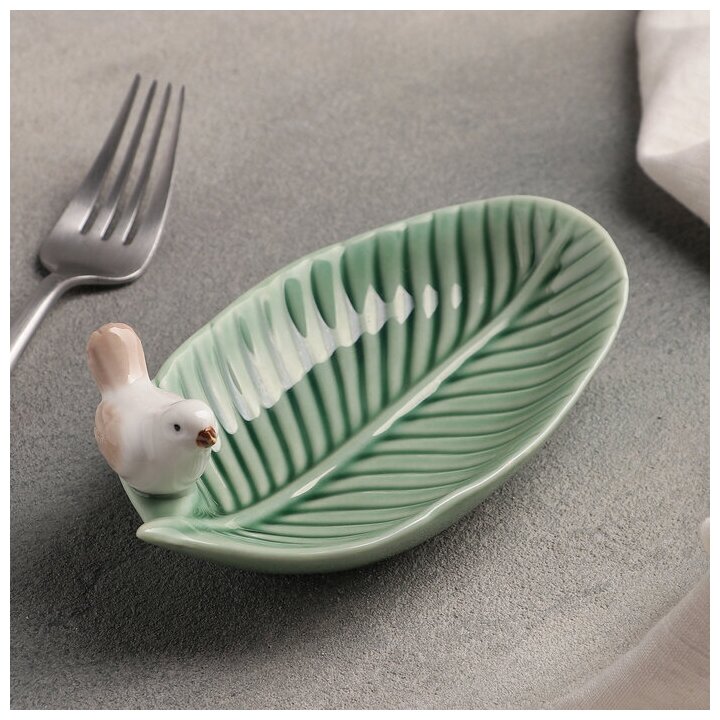 Блюдо сервировочное «Птичка на листочке», 15,5×8,5 см, цвет зелёный