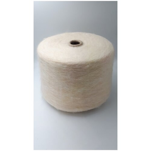 Пряжа на бобинах Мохер. Цена товара за 300гр; Состав: Мохер - 8%; Шерсть - 20%; Акрил - 42%; Нейлон - 30%; цвет песочный