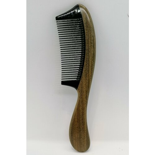 Расческа сандаловая в чехле 2255 см черные зубья 790₽