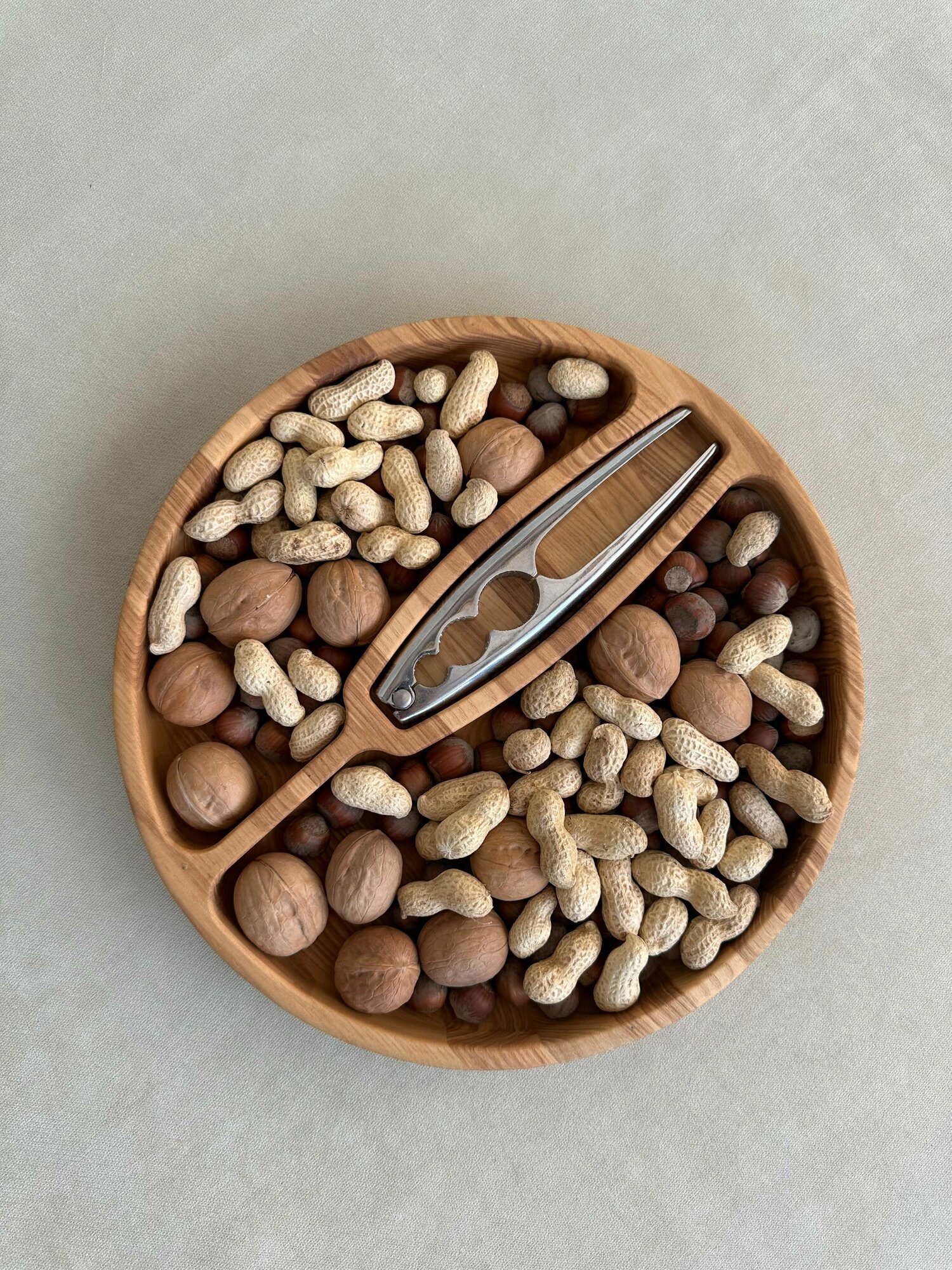 Менажница под орехи и орехоколку Ясень