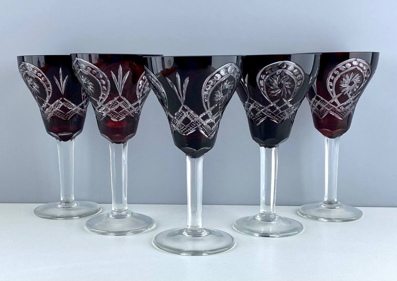 фото Винтажный набор бокалов "Рубин". Цветной хрусталь Гусевской хрустальный завод. СССР, 1970-е.