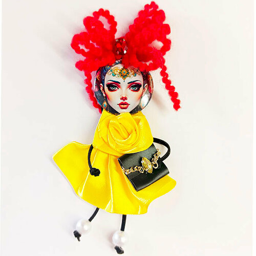 фото Брошь фартоvый брошь кукла ручной работы с волосами, сумочкой и бижутерией, желтый