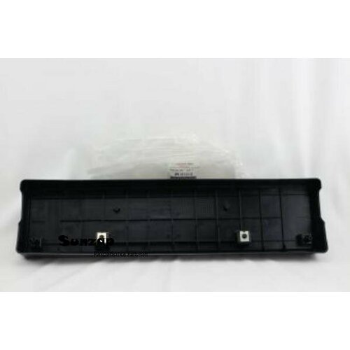 MITSUBISHI MN181218 Накладка на бампере под номерной знак CU 4930₽