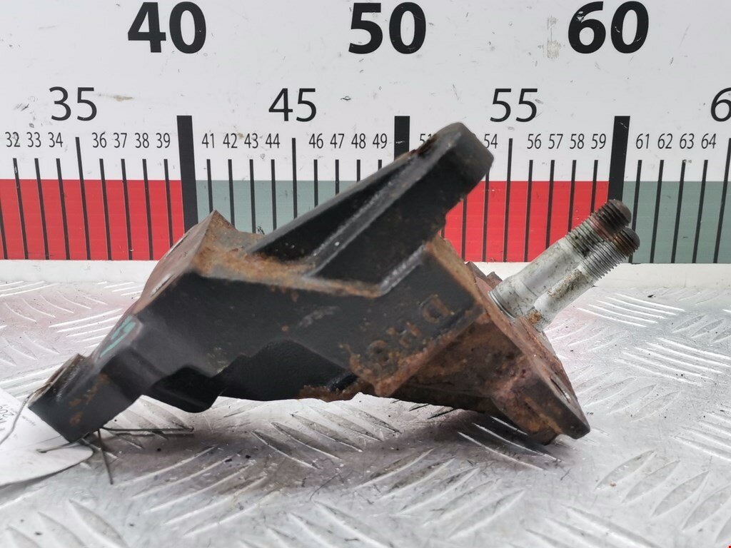Кронштейн (крепление лапа) двигателя Hyundai Matrix 2167026004 арт. 2065744