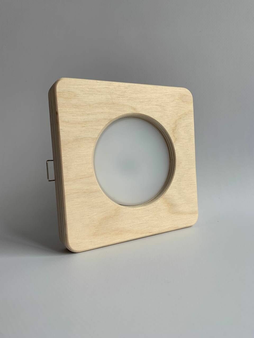 фото Светильник потолочный встраиваемый GX53. Точечный светильник. С накладкой из дерева.