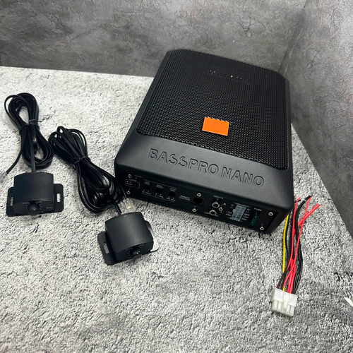 Ультракомпактный сабвуферный динамик под сидением