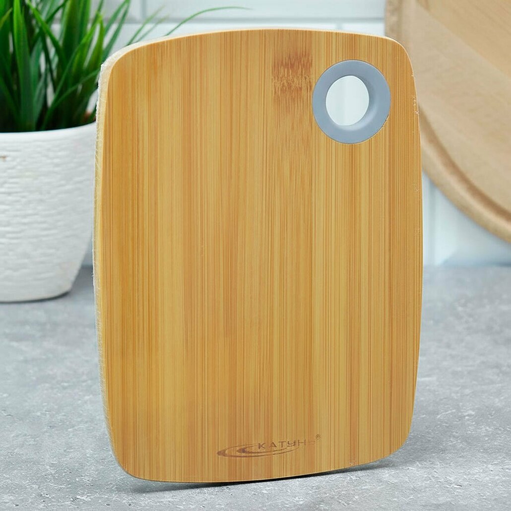 Доска разделочная бамбук 20х15х1см прямоугольная с силиконовой ручкой