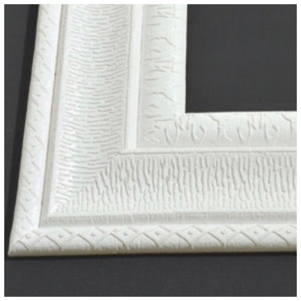 "Белый 3D бордюр" - самоклеящийся плинтус длина 230 см, ширина 8 см, толщина 7.5 мм