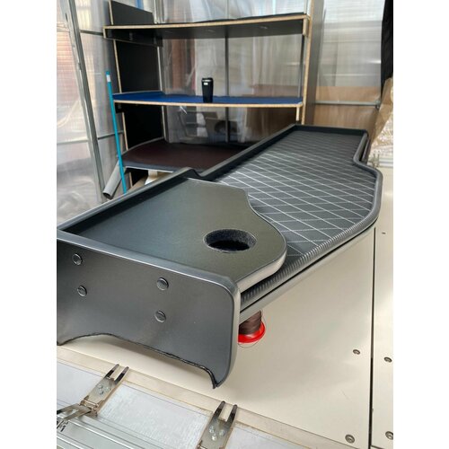Стол-полка на торпеду грузового автомобиля Shacman X3000 тягач с подстаканником