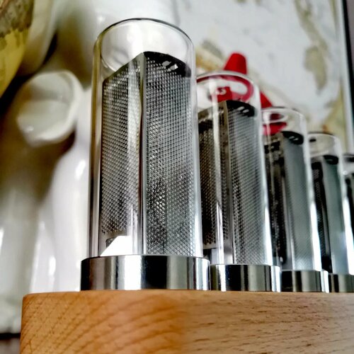 Настольные часы Nixie Tube из бамбука и дерева With decorative mesh 11853₽