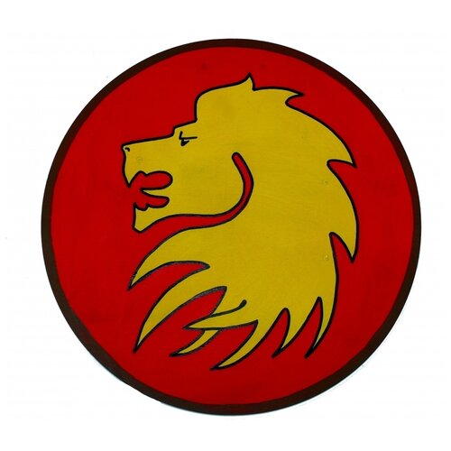 фото Круглый щит детский голова льва из дерева древо игр