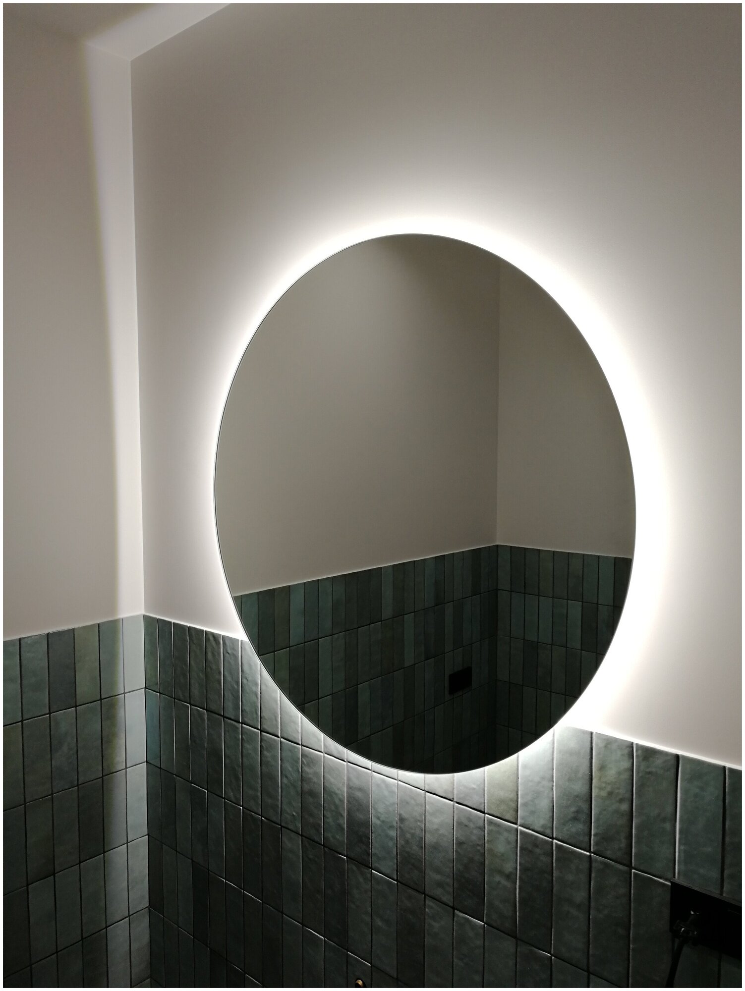 Зеркало настенное круглое с подсветкой 70 х 70 см - фотография № 2