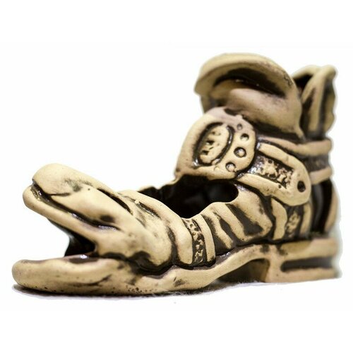 Декор для аквариума АкваЛого Башмак пирата 16x65x95см 688₽