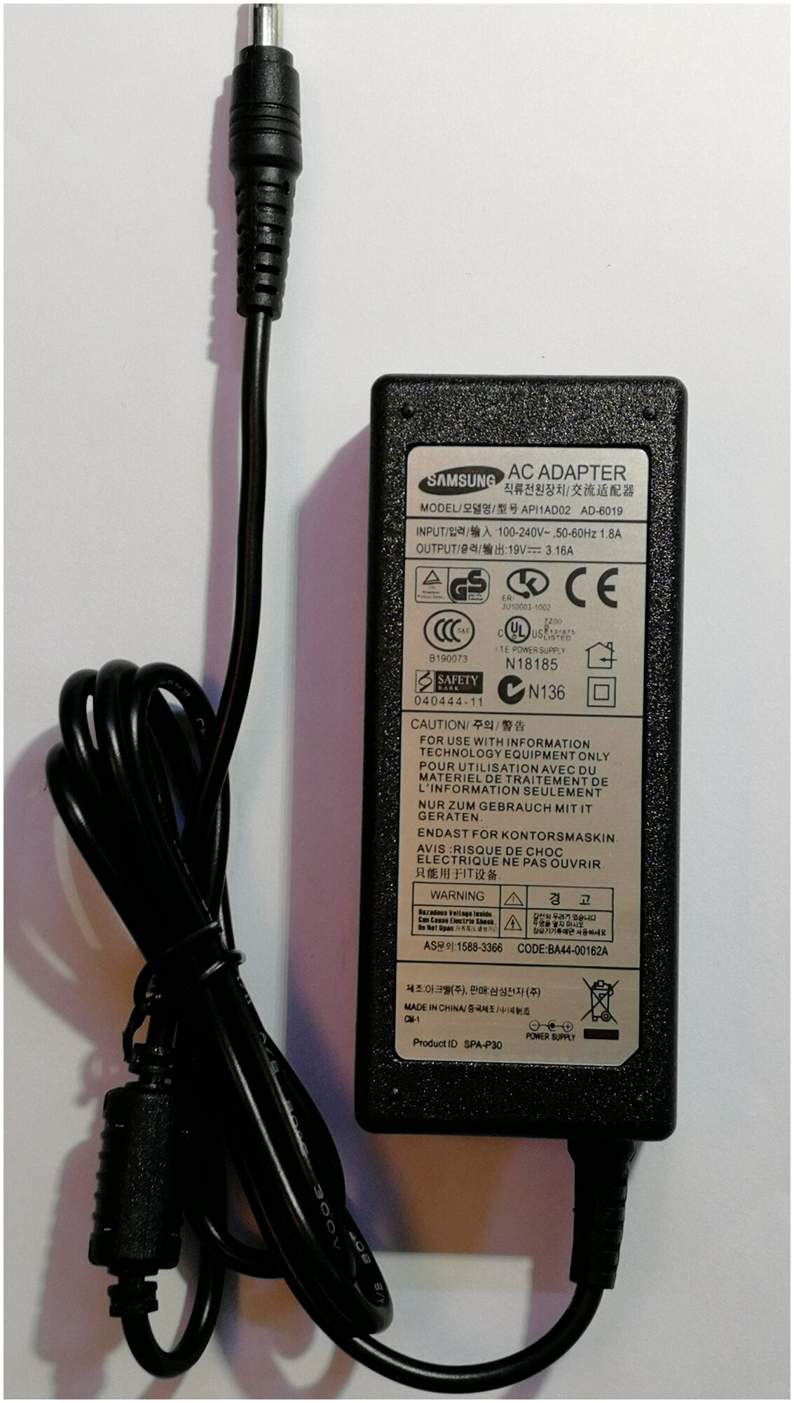 Блок питания SAMSUNG 19v 3.16a разъём 5.5 x 3.0 mm, 60W