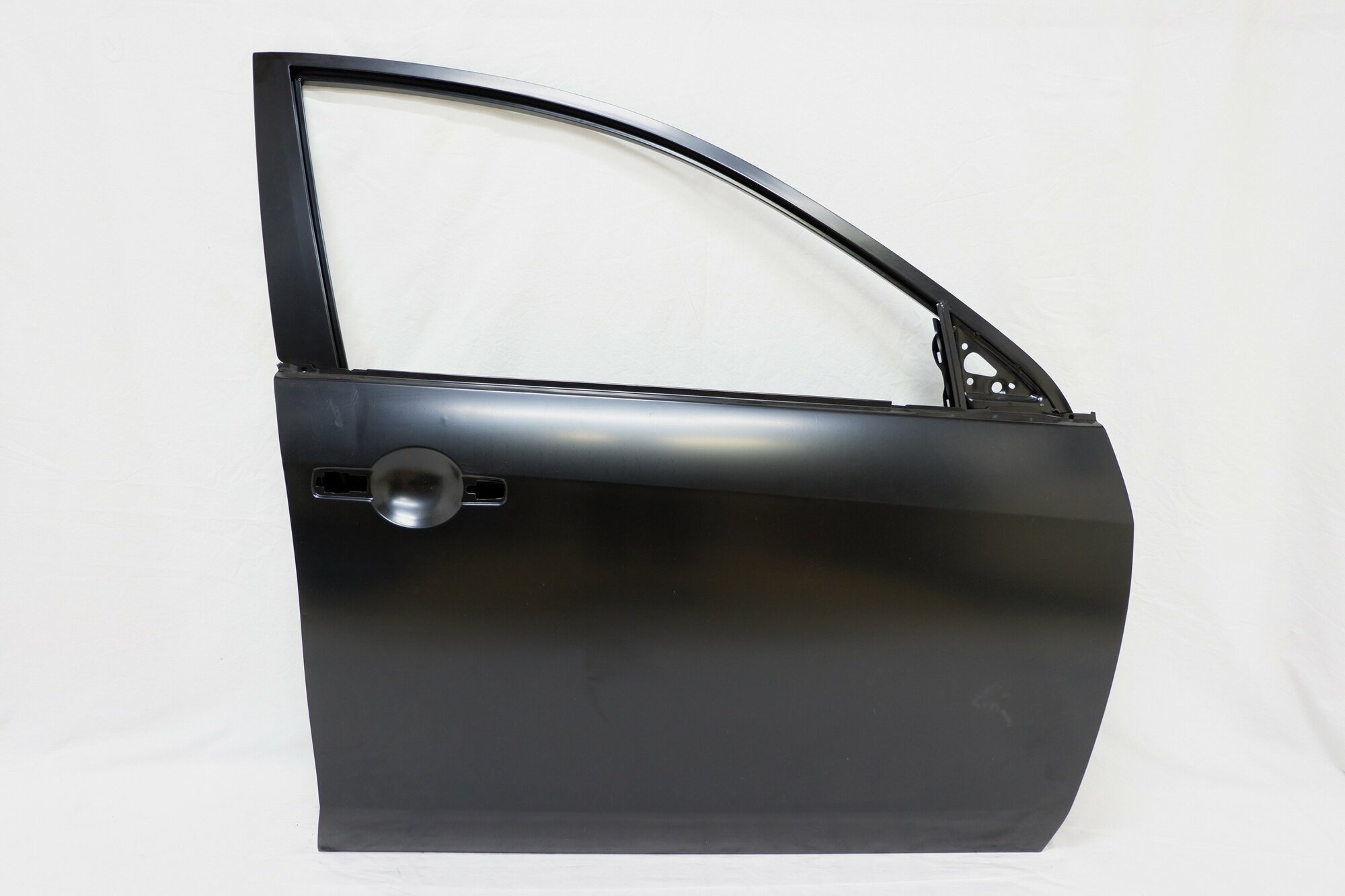 Дверь передняя правая Nissan Almera G15 2012-нв 801004AA8B