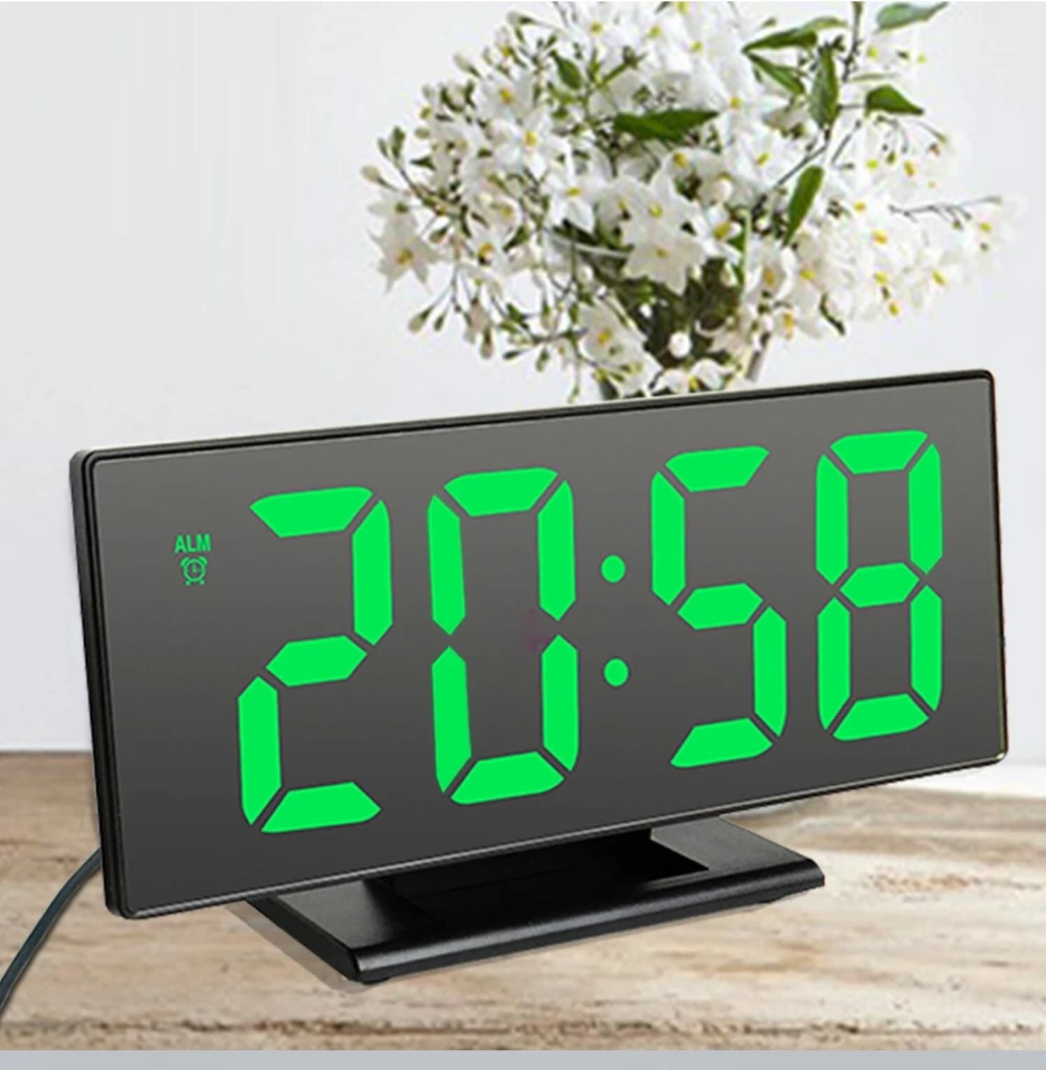 "Часы с будильником" - электронные настольные часы от сети
