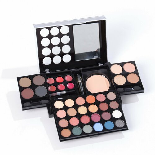 Набор профессиональной косметикиMiss Young 17 1682₽