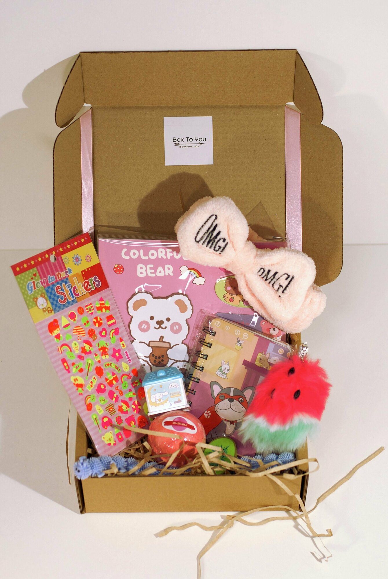 Детский подарочный набор для девочек с канцелярией и игрушками Box2You, 9 предметов