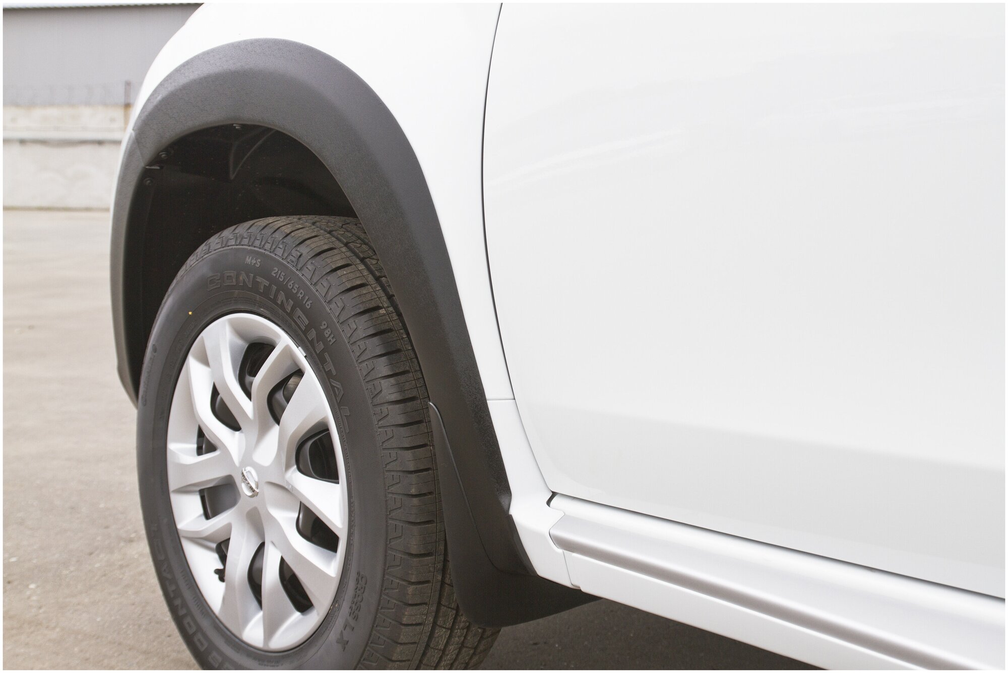 Расширители колесных арок Nissan Terrano 2014 - настоящее время