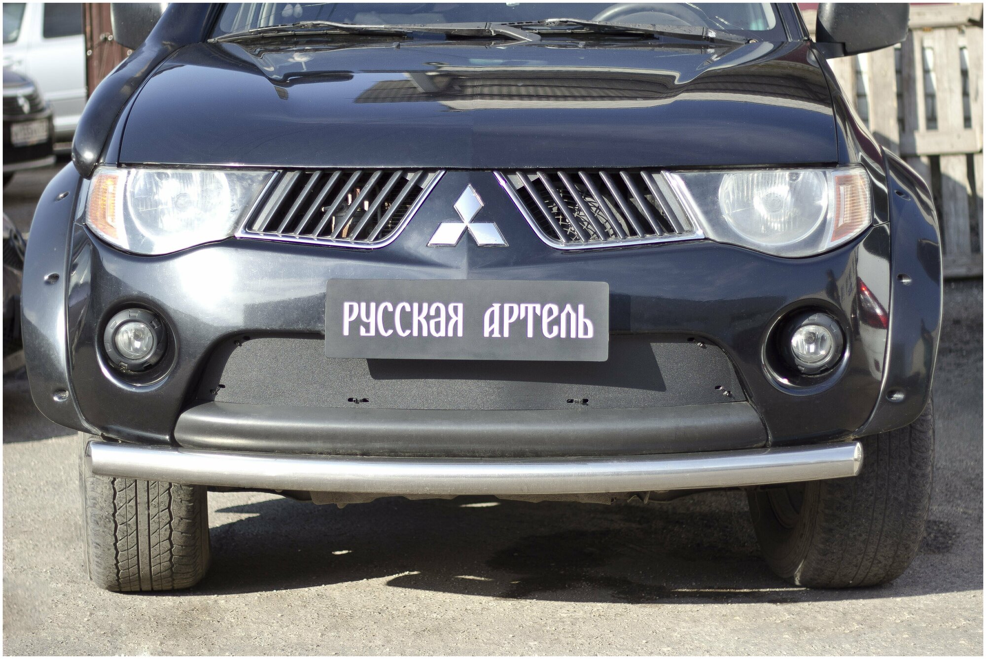 Зимняя заглушка решетки переднего бампера Mitsubishi L200 2007-2010