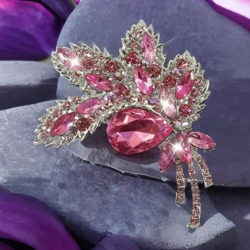 фото Брошь, кристаллы swarovski, розовый belbars