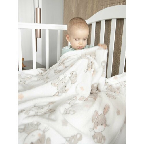 Плед детский плюшевый 100х118 см для новорожденных в кроватку коляску Зайки на белом