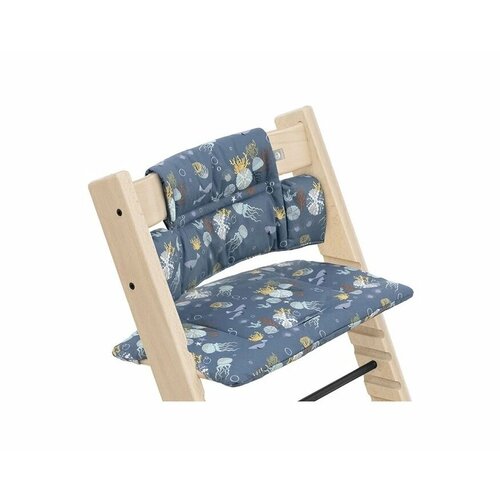 Подушка Stokke для стульчика Tripp Trapp Into the Deep 100388 стульчик для кормления подушка на сиденье stokke подушка для стульчика tripp trapp 100358 100360 100361 100362 100365 icon grey