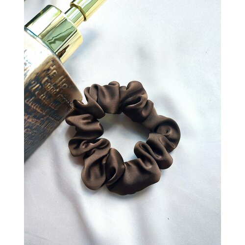 Шелковая резинка для волос коричневого цвета женская / аксессуар для прически