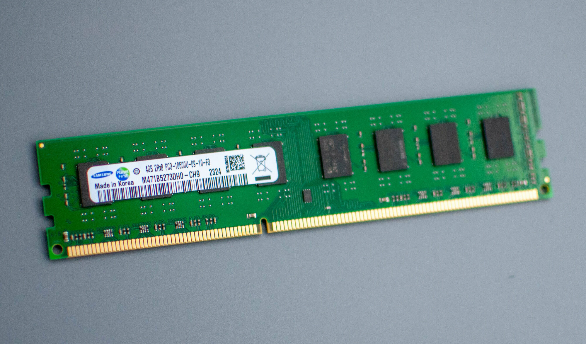 Оперативная память Samsung 4 ГБ DDR3 PC3-10600 1333 МГц DIMM