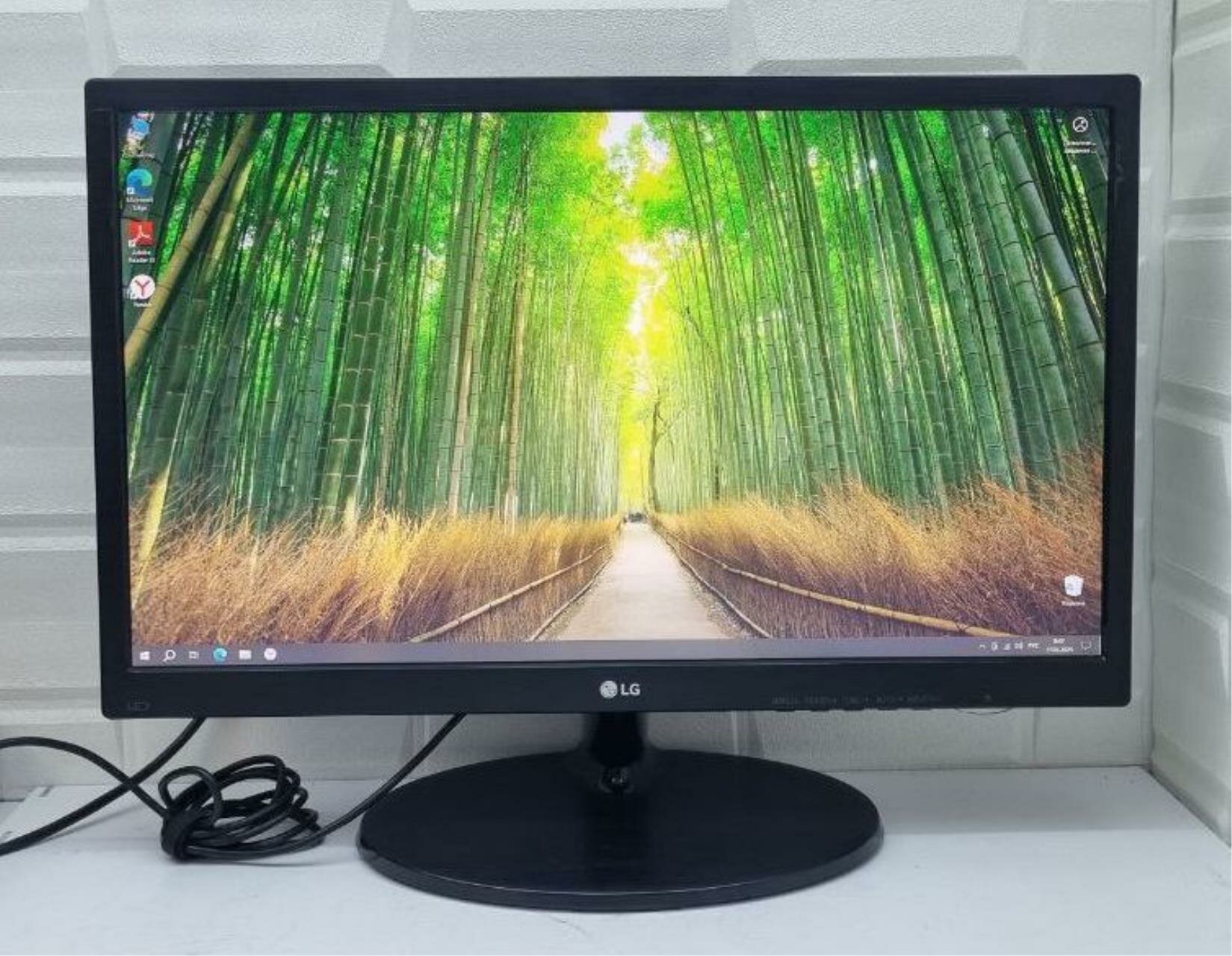 21.5" ЖК монитор LG 22M38A-B (LCD, 1920x1080, D-Sub)