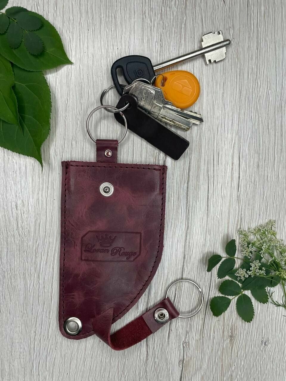 Ключница Loran Rouge, гладкая фактура, бордовый