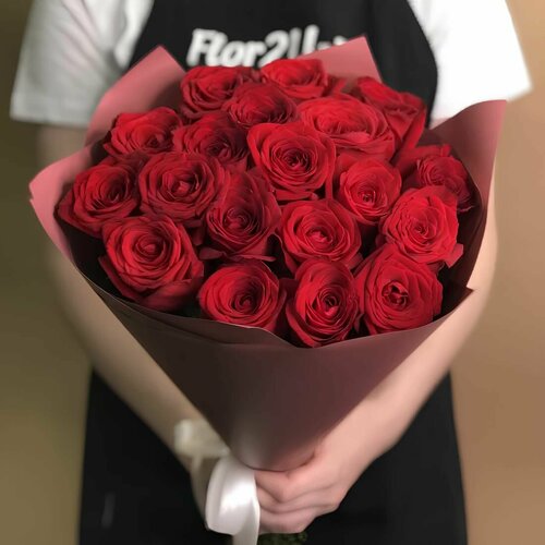 Букет живых цветов из 19 красной розы 40 см в упаковке