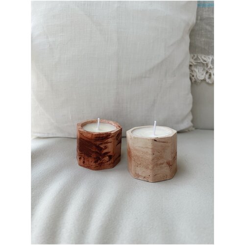 Две свечи в бетонном подсвечнике из соевого воска с ароматом 