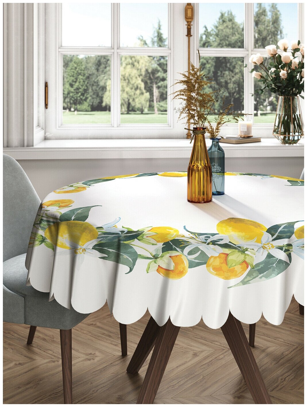 Круглая скатерть на кухонный и праздничный стол JoyArty "Лимонное настроение" из сатена, диаметр 150 см
