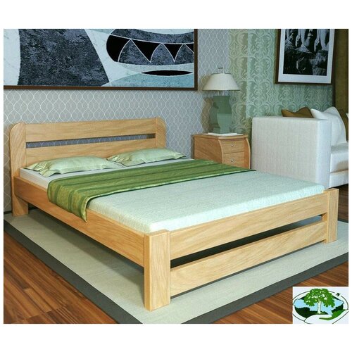 Двуспальная кровать из дерева 