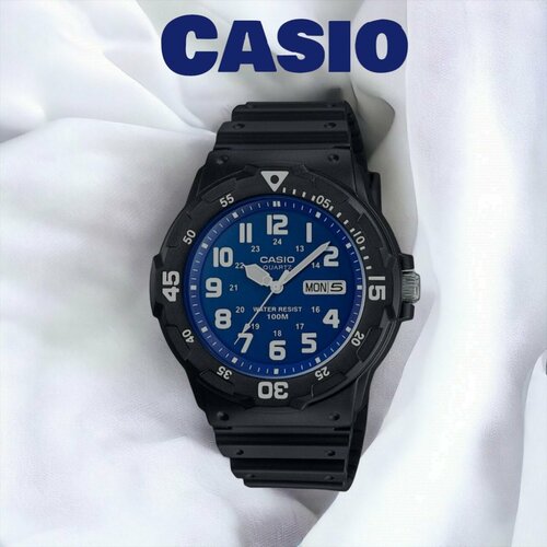 фото Наручные часы casio, черный