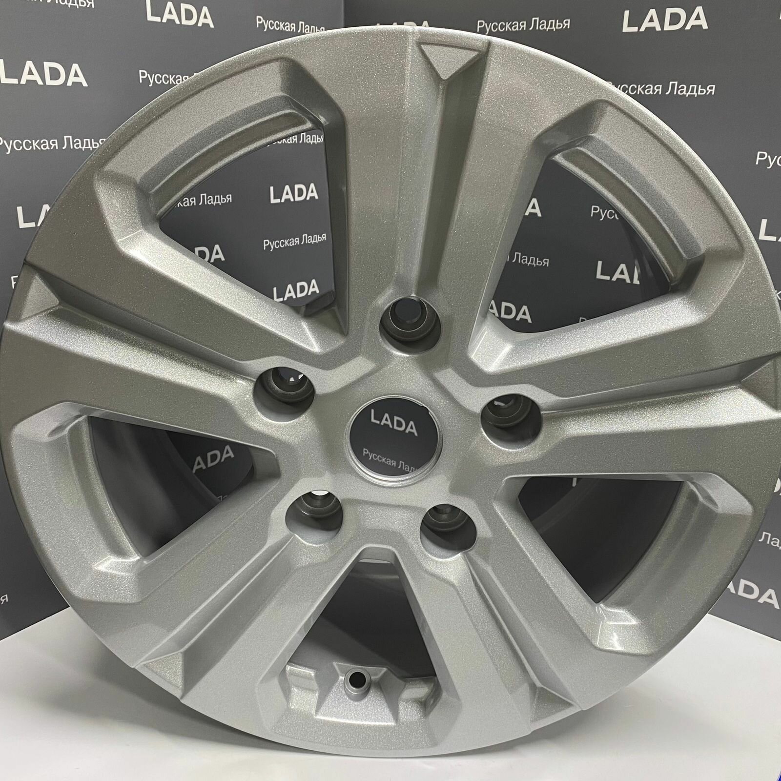 Lada Niva Travel AUDI F (Бизон) 7Jx16H2