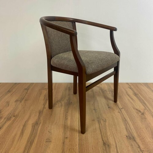 Стул-кресло из массива дерева 