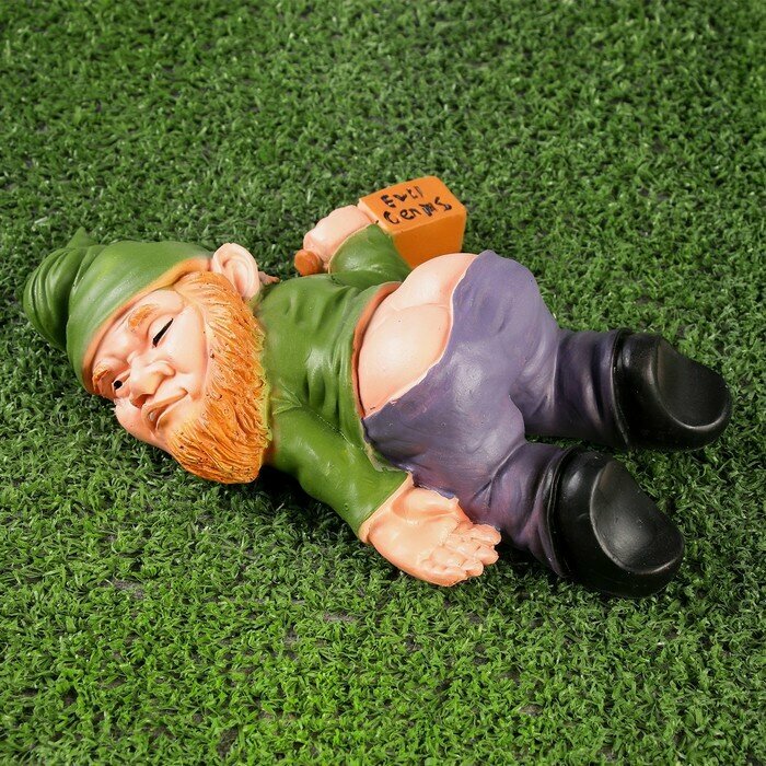 фото Садовая фигура "Гном спящий-пьяный" 9944778