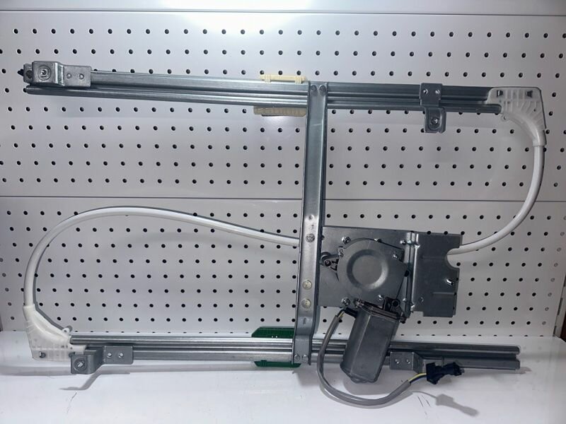 Стеклоподъемник механизм правый электрический с мотором для Рено Премиум Мидлум Керакс