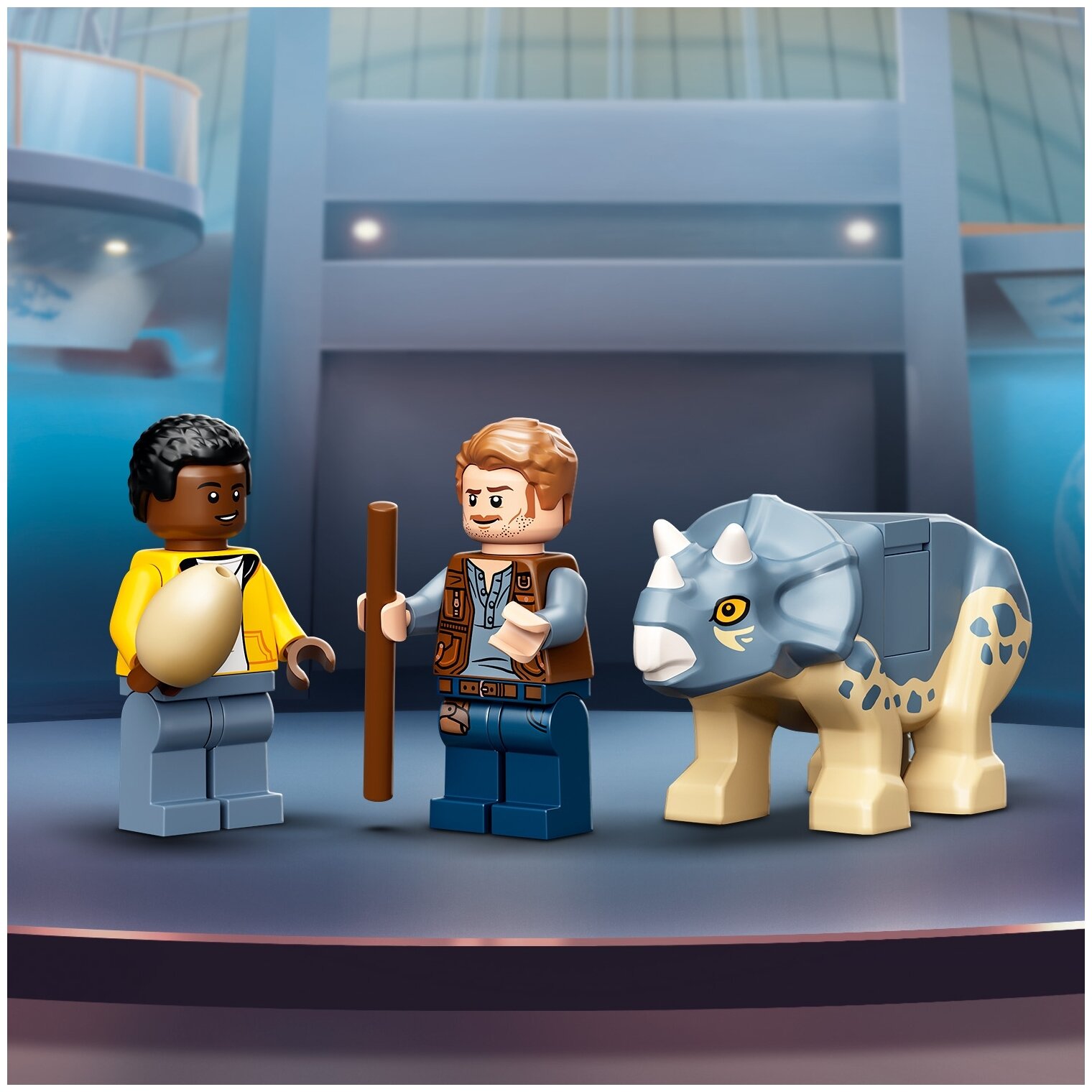 Конструктор LEGO Jurassic World Скелет тираннозавра на выставке - фото №7