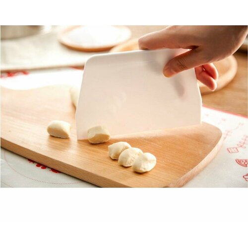 Шпатель кондитерскийСкребок для теста пластик прямой 15 см 280₽