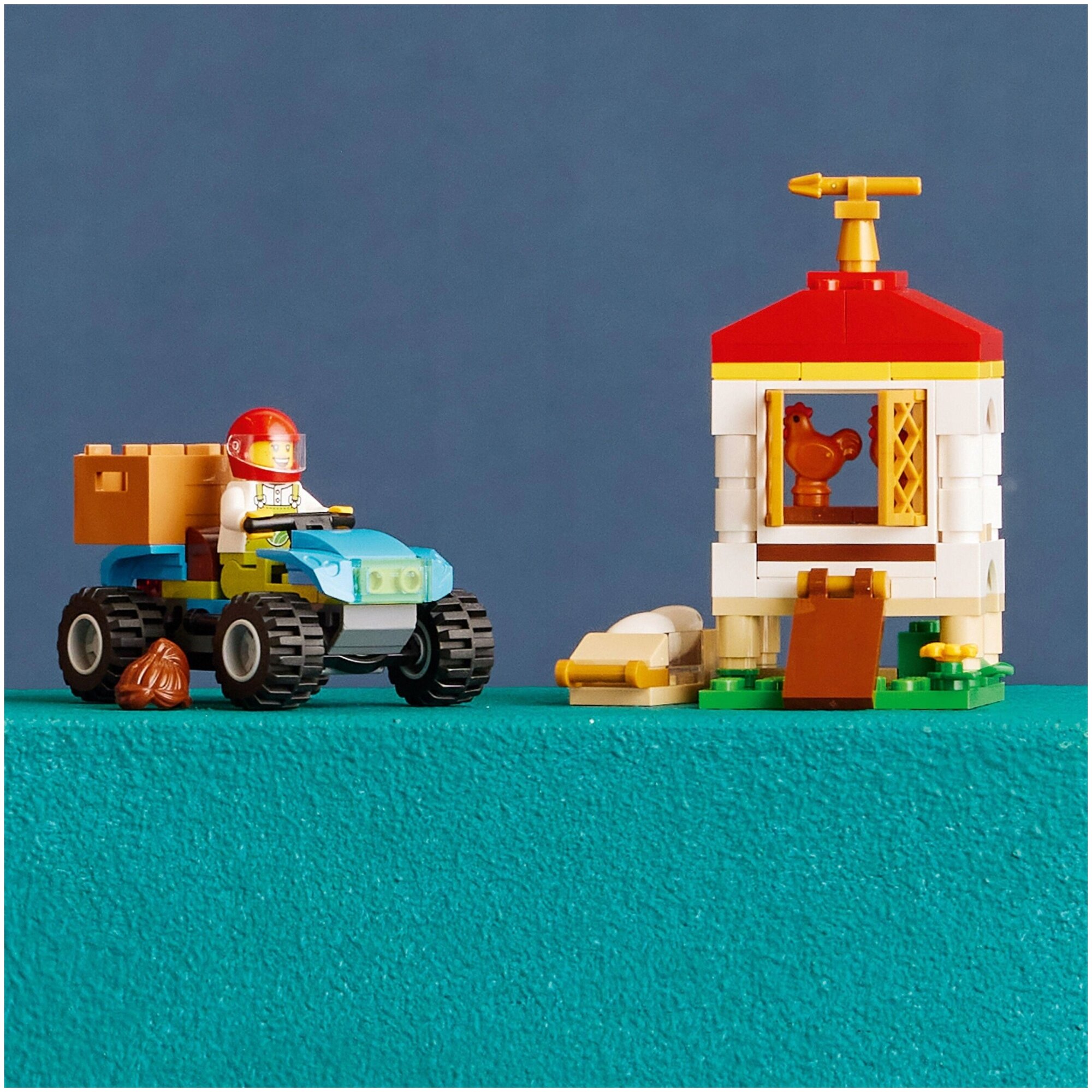Конструктор LEGO City "Курятник" 60344 - фото №3