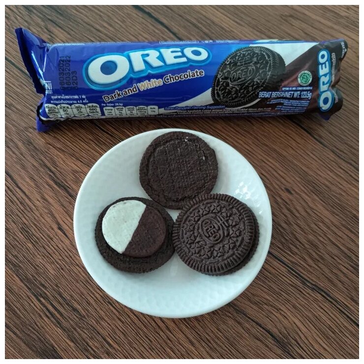 Печенье Oreo Dark & White с ванильной и шоколадной начинкой орео (2 шт. по 123,5 гр.) - фотография № 3